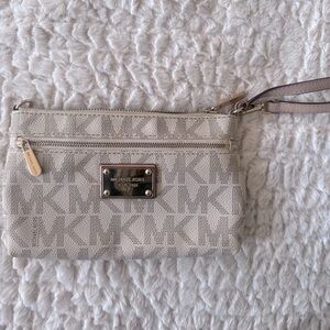 Michael Kors Wristlet
